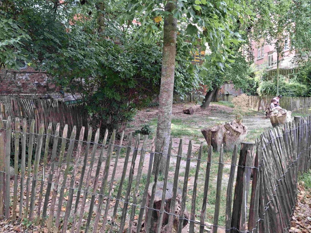 Parc à chiens jardin Victor de Laveleye, Saint-Gilles, Bruxelles.